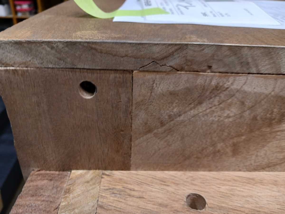 Isanti-Exclusive Chest - Gallery Image 10